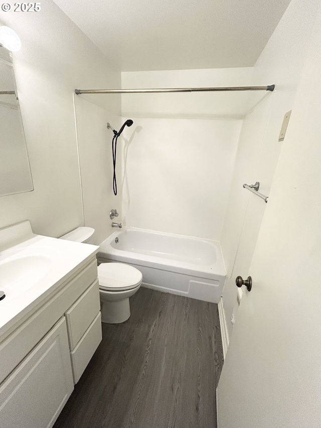 200 SW Florence Ave Unit I 14, Gresham, OR 97080 - full bath with wood finished floors, vanity, and washtub / shower combination