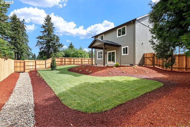 88104 7th St, Veneta, OR 97487 - back of property with crawl space
