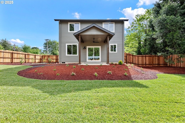 88104 7th St, Veneta, OR 97487 - rear view of house featuring a ceiling fan
