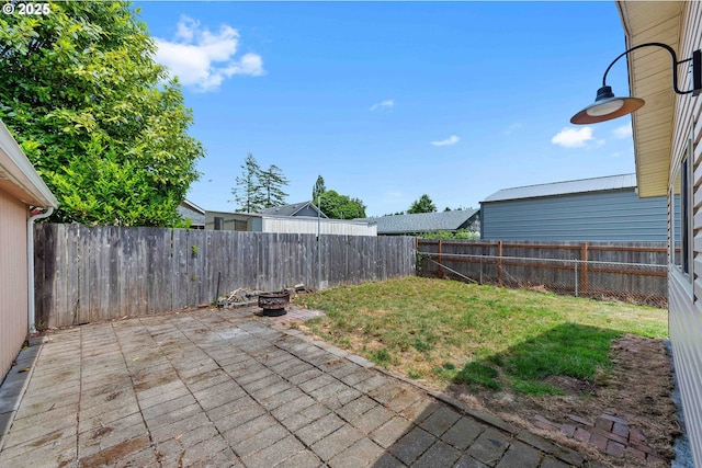93753 E Mill Ln, Coos Bay, OR 97420 - view of yard with a patio