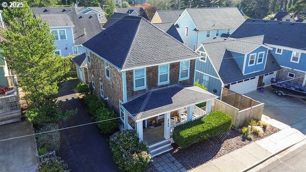 2752 SW Beach Ave, Lincoln City, OR 97367 - aerial view with a residential view