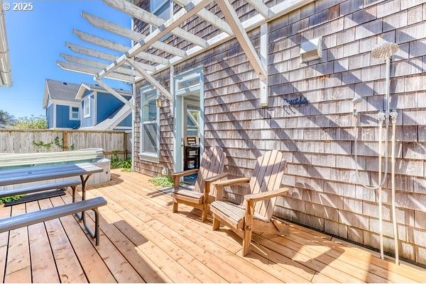 2752 SW Beach Ave, Lincoln City, OR 97367 - view of wooden deck