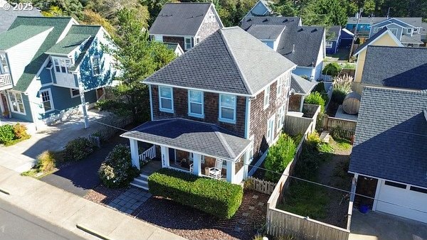 2752 SW Beach Ave, Lincoln City, OR 97367 - bird's eye view featuring a residential view