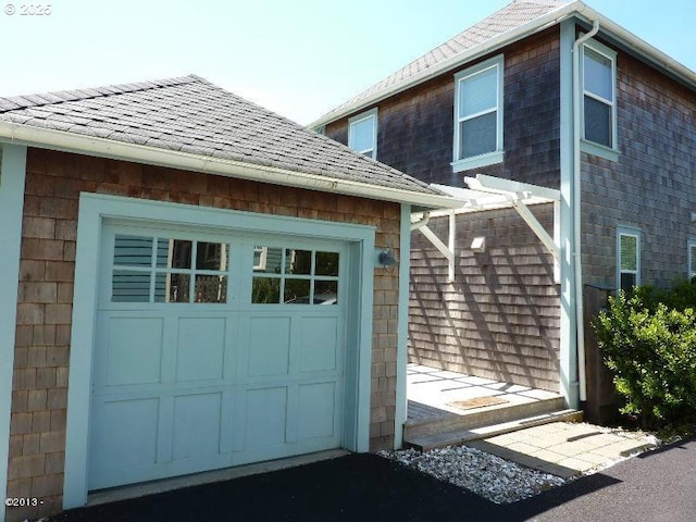 2752 SW Beach Ave, Lincoln City, OR 97367 - view of garage