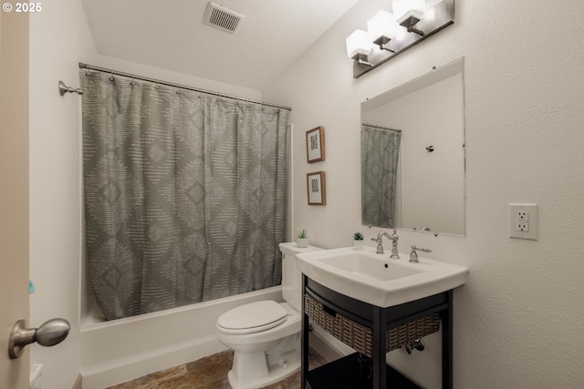 9334 N Lombard St Unit 7, Portland, OR 97203 - full bathroom featuring shower / tub combo with curtain and vanity