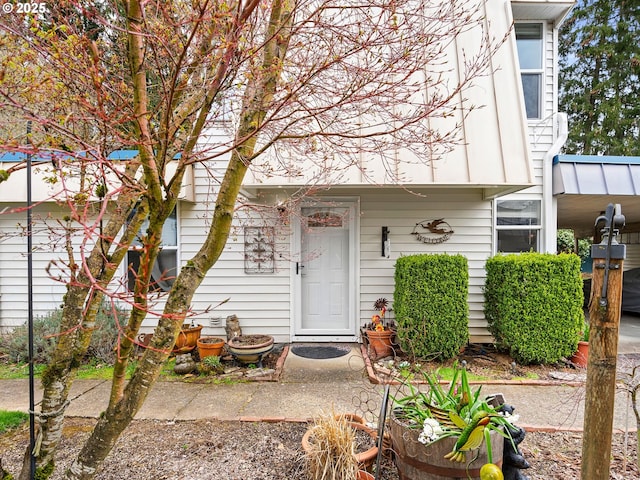 720 SE Rene Ave, Gresham, OR 97080 - property entrance