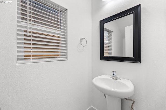bathroom featuring a sink