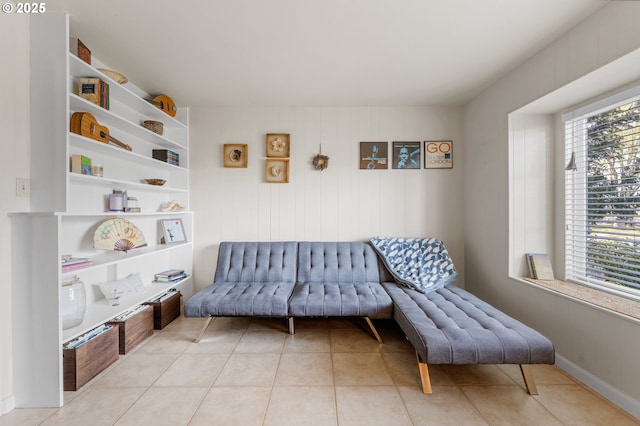601 N Tomahawk Island Dr, Portland, OR 97217 - sitting room featuring light tile patterned floors