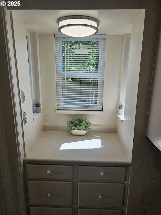 1760 W Broadway, Eugene, OR 97402 - bathroom with vanity