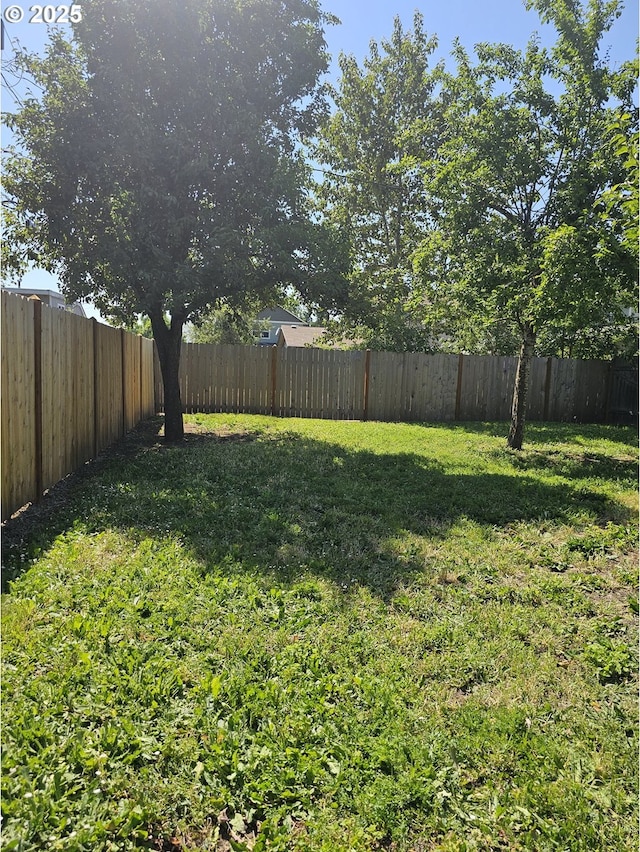 1760 W Broadway, Eugene, OR 97402 - view of fenced backyard