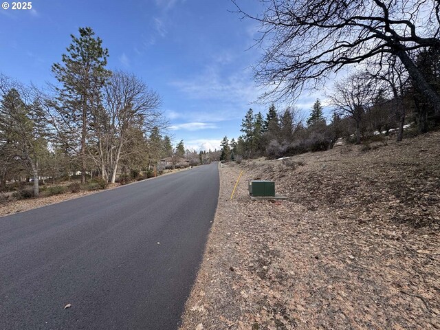 Coopers Hawk Rd, Klamath Falls, OR 97601