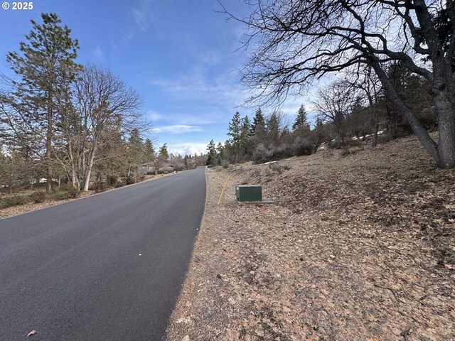 Coopers Hawk Rd, Klamath Falls, OR 97601