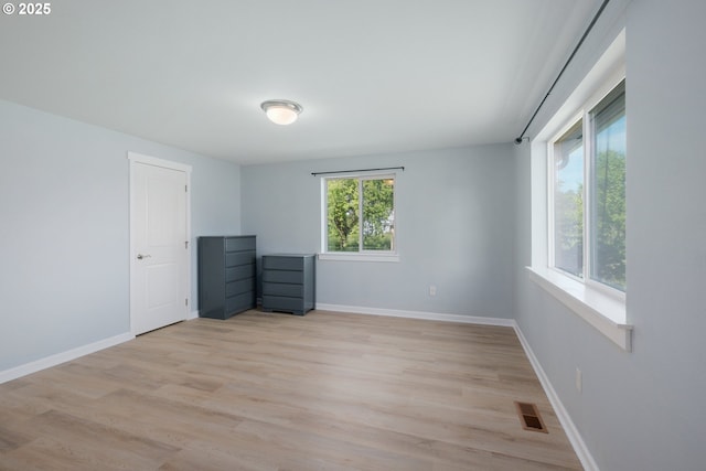 5615 Macleay Rd, Salem, OR 97317 - spare room featuring light wood finished floors and baseboards