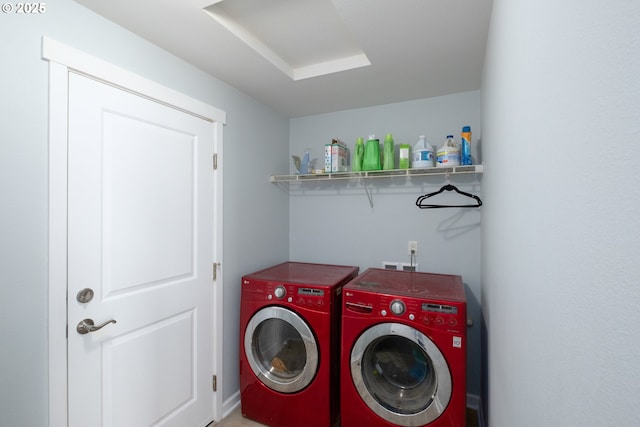 5615 Macleay Rd, Salem, OR 97317 - laundry area featuring washer and dryer