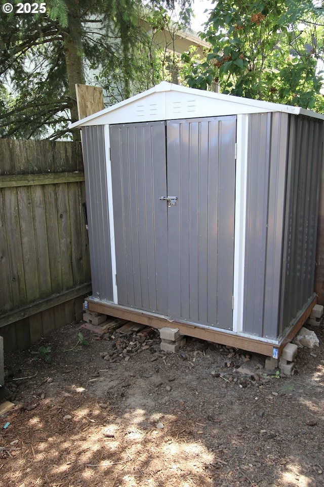611 SE 142nd Ave Unit B, Portland, OR 97233 - view of shed