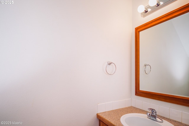 7942 N Hurst Ave, Portland, OR 97203 - bathroom with vanity