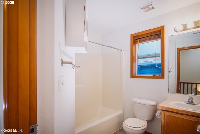 7942 N Hurst Ave, Portland, OR 97203 - bathroom with toilet, vanity, and shower / bath combination