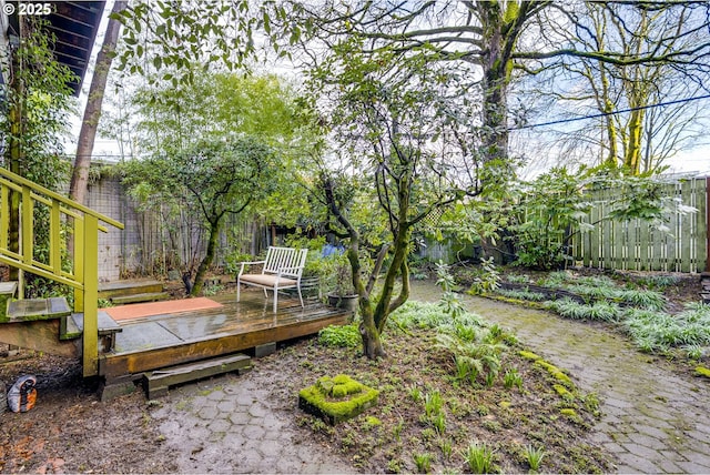 2122 NW Everett St, Portland, OR 97210 - view of yard featuring a deck