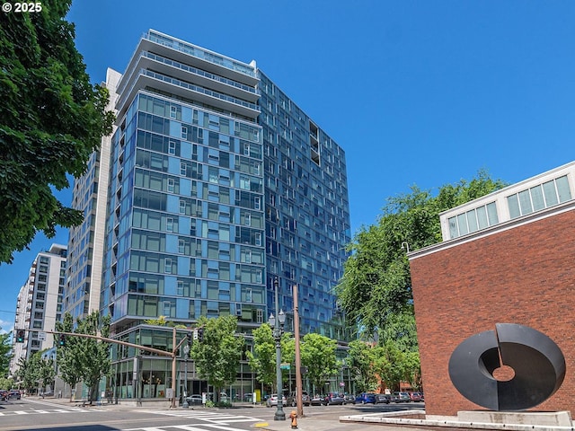1221 SW 10th Ave Unit 311, Portland, OR 97205 - view of apartment building / complex