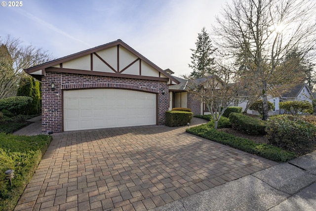 view of front facade featuring a garage