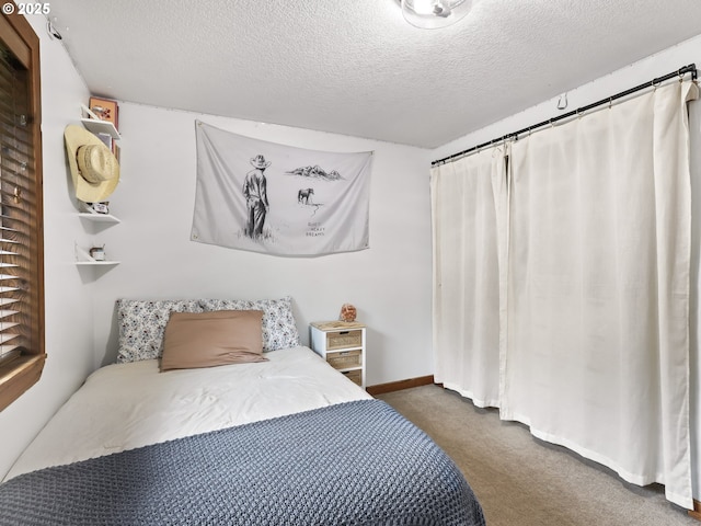 54934 E Kirkwood Dr, Sandy, OR 97055 - bedroom featuring carpet and a textured ceiling