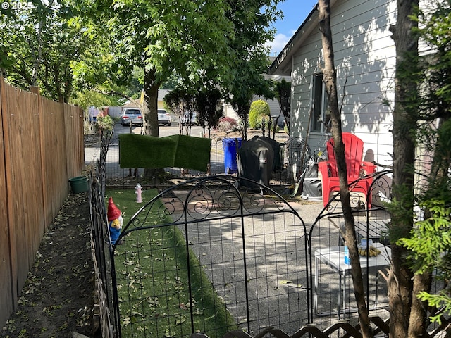 14818 NE Fremont St, Portland, OR 97230 - view of yard with a gate