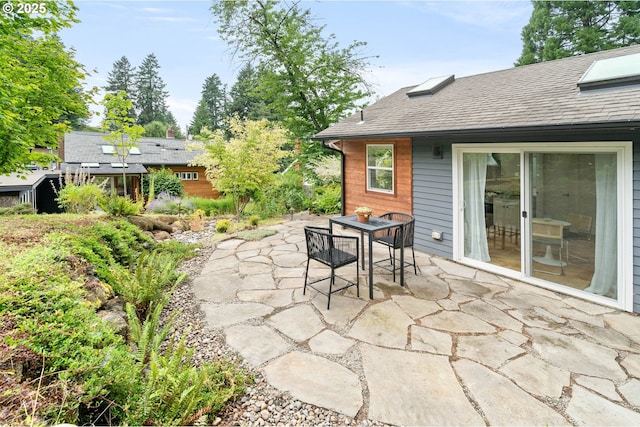 8160 SW 41st Ave, Portland, OR 97219 - view of patio with outdoor dining space