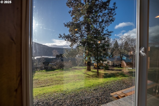 view of yard with a mountain view