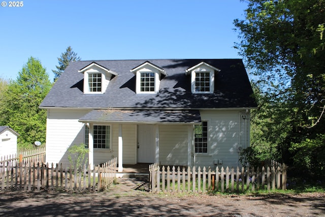 10285 S New Era Rd, Canby, OR 97013 - cape cod house with a shingled roof, a fenced front yard, and covered porch