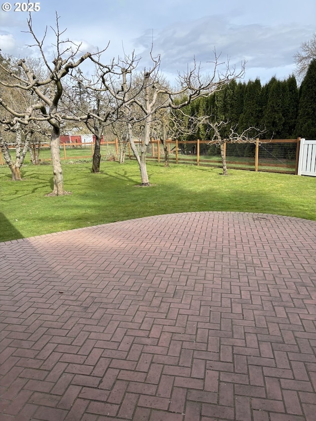 11623 Broadacres Rd NE, Hubbard, OR 97032 - view of patio / terrace with fence