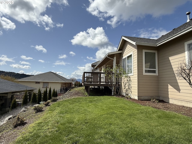 1922 Kapela Ct, Sutherlin, OR 97479 - view of green lawn featuring a deck