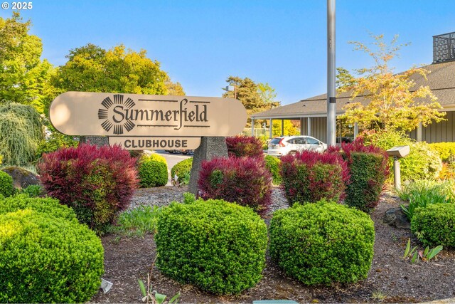 view of community / neighborhood sign