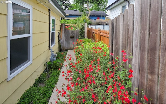 316 E 27th St, Vancouver, WA 98663 - view of yard