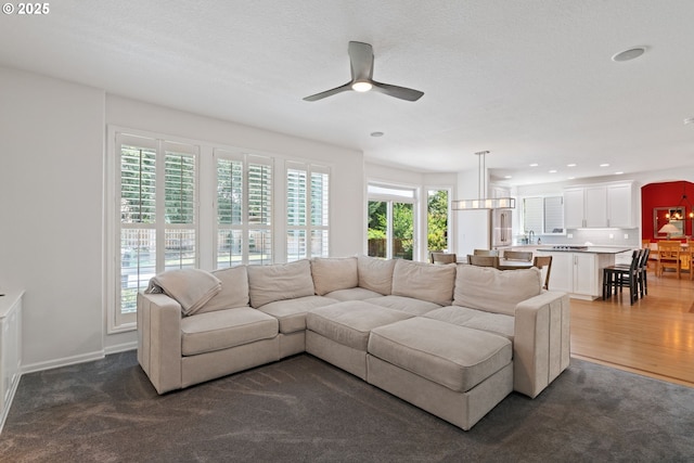 10440 SW 141st Ave, Beaverton, OR 97008 - living area with a ceiling fan and recessed lighting