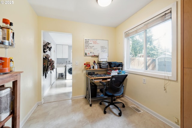 1510 SE 143rd Ave, Portland, OR 97233 - office space with washer / clothes dryer and light floors