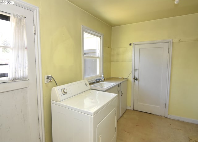 210 Holeman Ave, Eugene, OR 97404 - laundry area featuring washer / dryer and a sink