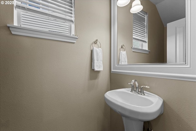 6638 NW Joss Ave, Portland, OR 97229 - view of bathroom