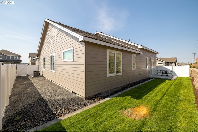 881 E Autumn Ave, Hermiston, OR 97838 - view of home's exterior with a patio area