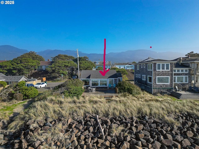 view of mountain feature with a residential view