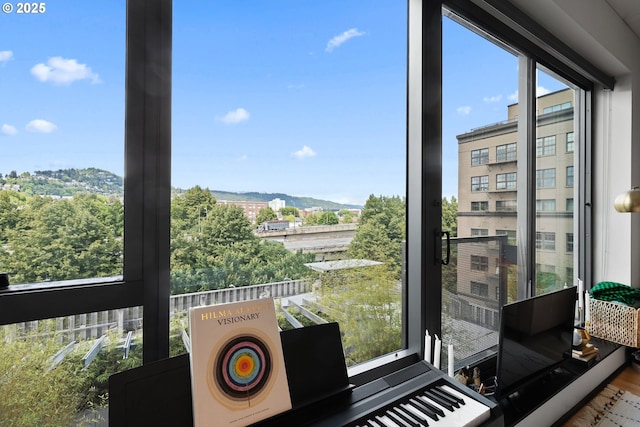 1410 NW Kearney St Unit 614, Portland, OR 97209 - view of sunroom