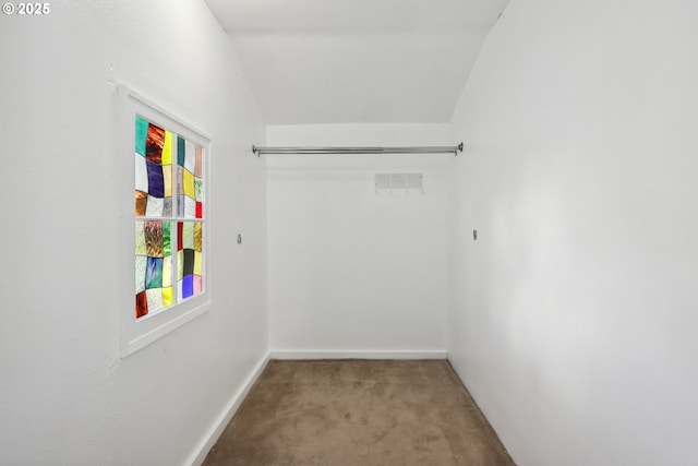 400 Mccoy St, Moro, OR 97039 - spacious closet with carpet