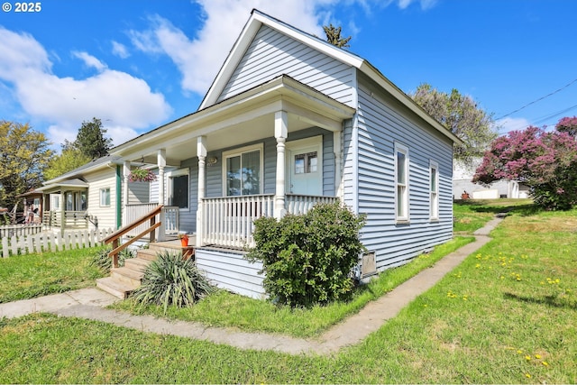 400 Mccoy St, Moro, OR 97039 - bungalow-style house with covered porch and a front yard