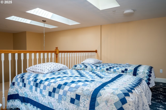 1548 River Rd Unit 401, Longview, WA 98632 - carpeted bedroom with a skylight