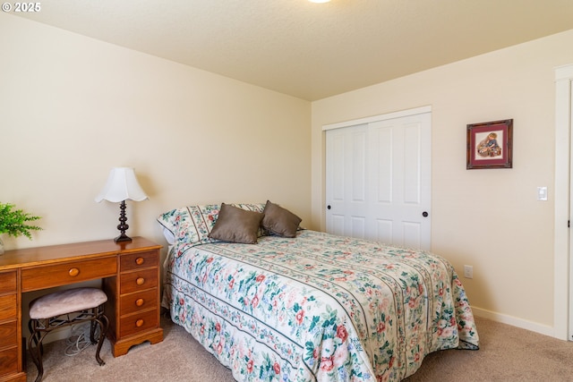2260 NE 8th St, Hermiston, OR 97838 - bedroom with carpet flooring and a closet