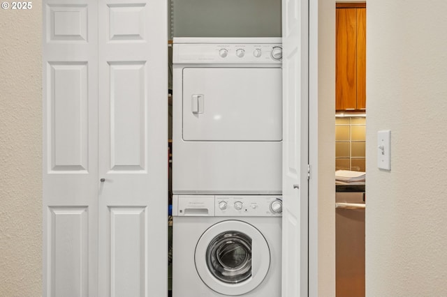 1912 SE 11th Ave Unit 3, Portland, OR 97214 - laundry area with stacked washer / dryer