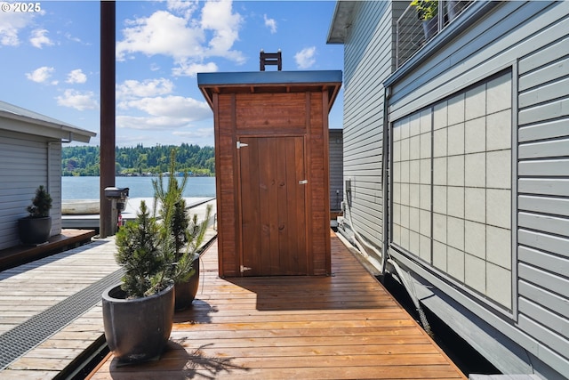 6901 SE Oaks Park Way Unit F, Portland, OR 97202 - wooden deck with a water view