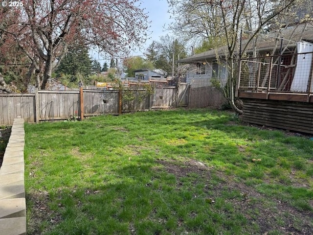 7922 SW Capitol Hill Rd, Portland, OR 97219 - view of yard