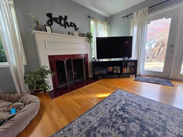 7922 SW Capitol Hill Rd, Portland, OR 97219 - living area featuring wood finished floors and a fireplace