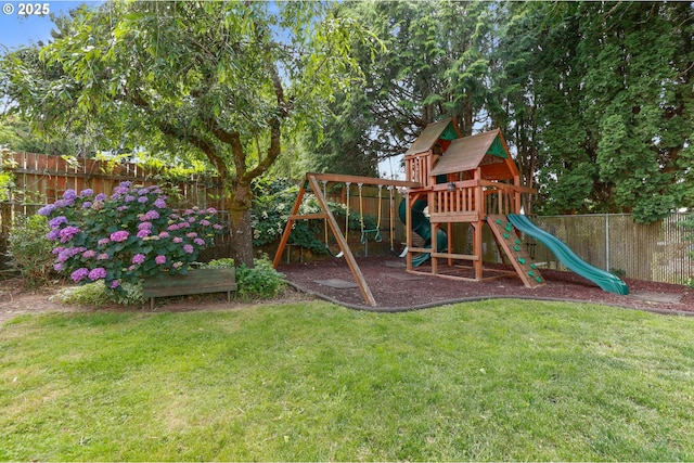 6611 SE 40th Ave, Portland, OR 97202 - view of play area with a fenced backyard