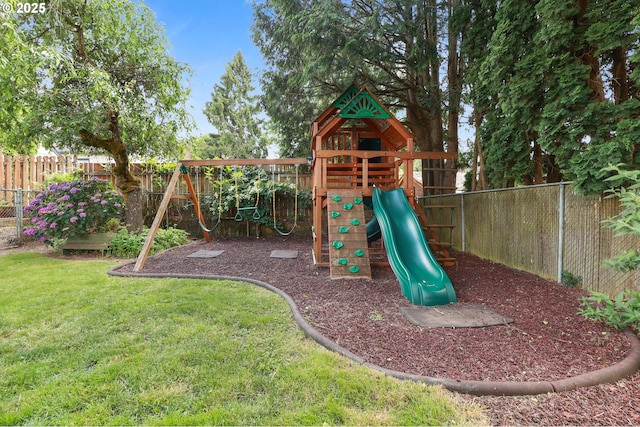 6611 SE 40th Ave, Portland, OR 97202 - view of playground with a fenced backyard